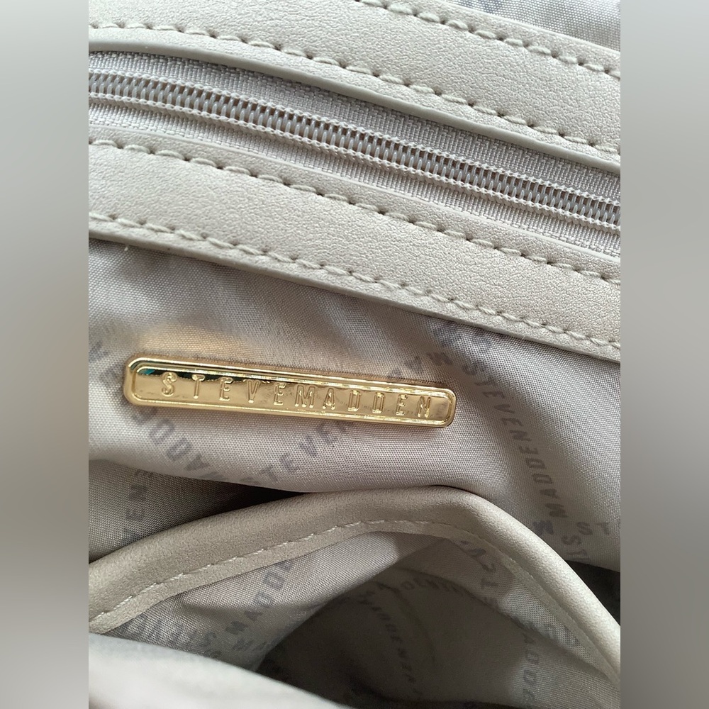 NWT Steve Madden Camel Dome crossbody. - Picture 16 of 16